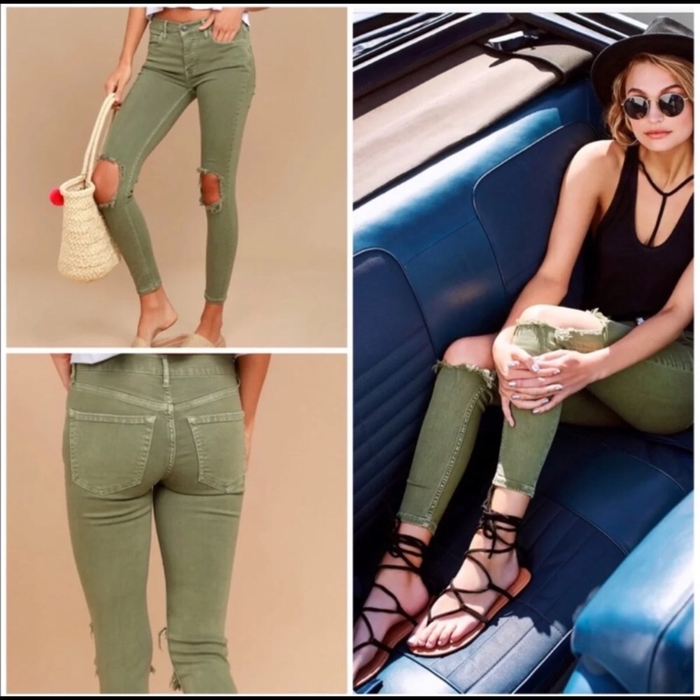 “Free People” Busted Knee Skinny Jeans